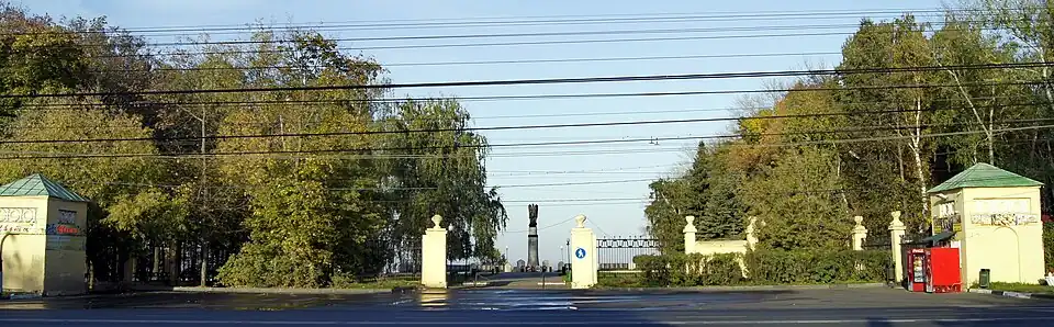 Вход в парк на остановке «Электрон»