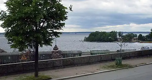 Гранитное ограждение