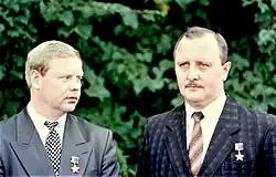 В. А. Логиновский (слева) и А. Ю. Гарнаев (1998)