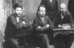  слева направо (сидят): В. В. Старков, Г. М. Кржижановский, В. И. Ульянов