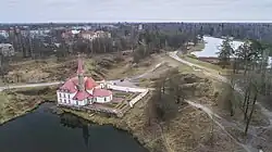 Вид сверху на парк, дворец и на Черное и Филькино (Глухое) озера.