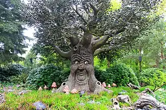 дерево Сказок в Сказочном лесу. Говорящее дерево в Эфтелинге