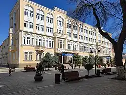 Бывшее головное здание «Грознефти», расположенное на Бульваре Эсамбаева