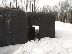Бетонный сквозник ДОТа длиной 3,5 м и толщиной 1,15 м для защиты входа