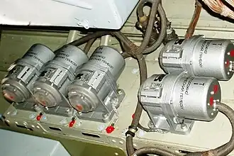 Платформа с датчиками угловой скорости в отсеке самолёта