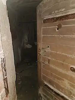 Двери в здании тюрьмы Кройцбурга