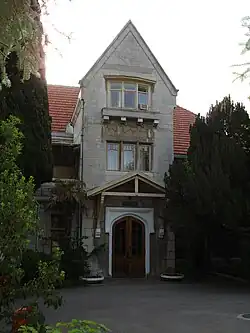 Вход во дворец