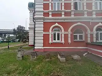 Старинные надгробия