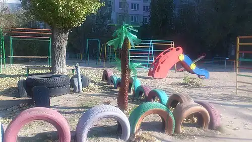 Детская площадка с покрышками в г. Николаев, Украина