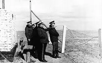 Командующий 23 ВА генерал-лейтенант авиации И. М. Дмитриев и члены комиссии ГИМО во главе с дважды Героем Советского Союза генерал-лейтенантом В. И. Попковым наблюдают за работой авиации на полигоне. п. Налайха, МНР, 1977 г.