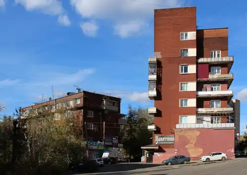 «Дом-корабль» в 2015 году. Вид на оба корпуса