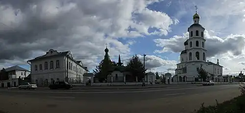 Здание Марийское епархии (дом купца Пчелина) и Вознесенский собор 1756 года постройки