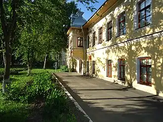 Центральный вход