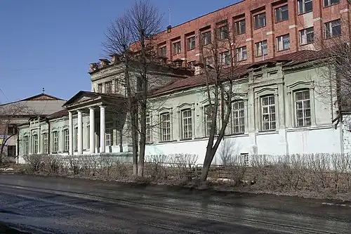 Здание конторы Режевского металлургического завода