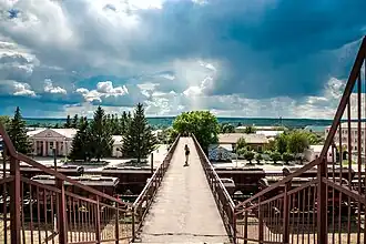 Вид на железнодорожный вокзал в Сватово с перехода