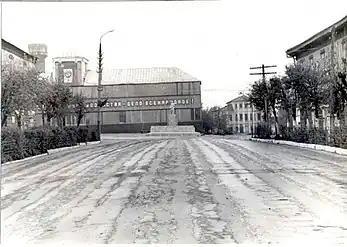 Здание церкви, превращённое в часть производственных площадей консервного завода (фото 1977 г.)