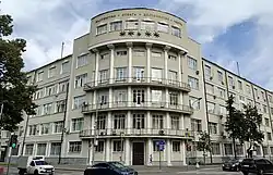 Переулок Хользунова. Перекрёсток с Малой Пироговской. Здание Штаба Дальней Авиации (№ 18/19).