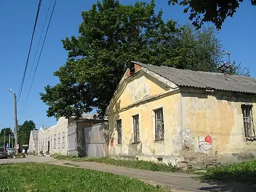 Один из флигелей (2021)