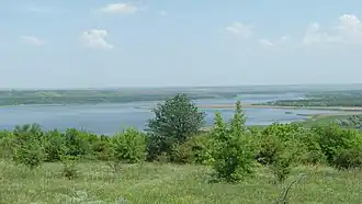 Панорамный вид на водохранилище с запада