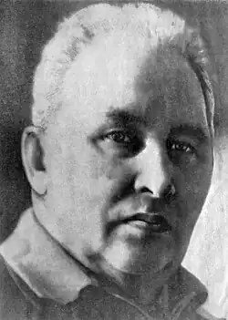 Автопортрет. 1936 г. бумага, уголь, 50,5 х 38,5