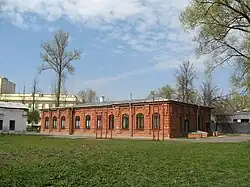 Задний фасад