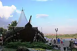 Корабль- закусочная на набережной