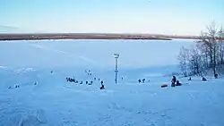 Зимний отдых на «Заимке Плюснина» (Между сёлами Краснореченское и Рощино. До 1990-х гг. — крайкомовские дачи.)