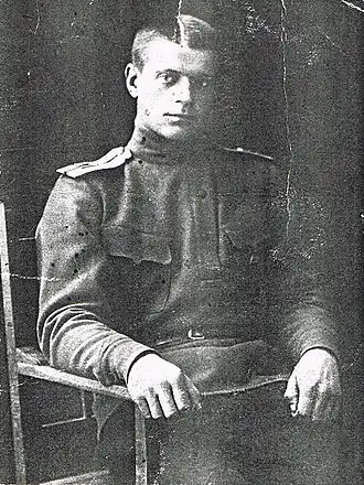 Дед - Александр Эммануилович Кривчиков (1890—1937) — Поручик, участник Первой мировой войны, Белого движения и Гражданской войны в России. Расстрелян в 1938 году, реабилитирован в 1956 году.