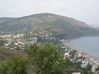 Вид на Янтуру с юго-запада, из села Рыбачье