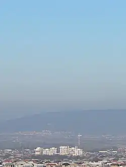 Курчалой на фоне Качкалыковского хребта