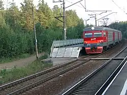 Электропоезд на Сосново у платформы