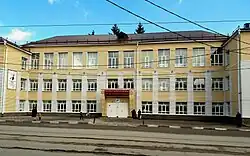 Лицей при УлГТУ (бывшая школа № 4).