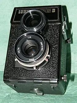 Вид снизу на оправу объектива