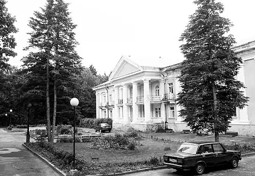 Жилое крыло главного корпуса в Малеевке. Конец 1990-х годов