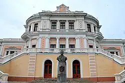 Памятник князю Барятинскому И.И. в усадьбе Марьино