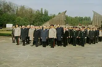 Мемориал советским воинам в Трептов-парке. Э. Хонеккер. 9 мая 1982