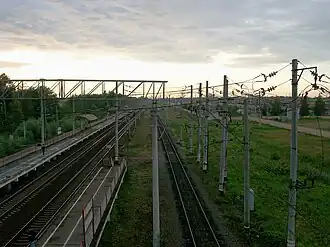 Вид с надземного перехода на северо-запад, в сторону пл. Славянка