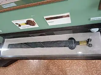 Железный меч, приписываемый Каменской культуре. V-I вв. до н.э. Случайная находка из окрестностей с. Ключи Тюменцевкого района Алтайского края. Из собрания ГМИЛИКА