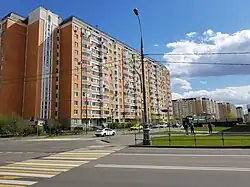 Улица Татьяны Макаровой, вид от детской поликлиники № 120 на юг