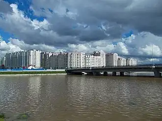 Мост Ахмада Кадырова и новостройки ул. Маршала Захарова и пр. Героев