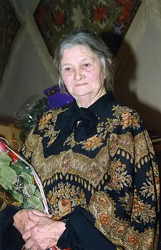 З.А. Ольшевская на персональной выставке, приуроченной к 90-летию