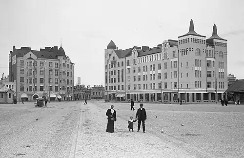 Дом АО «Арина», дом АО «Отсо» и дом купца Москвина в начале XX века