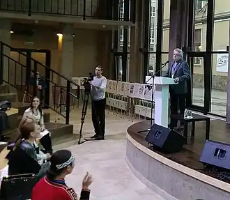 Профессор Н. Б. Вахтин выступает на конференции в Санкт-Петербурге (ноябрь 2019 года)