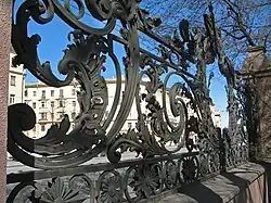 Ограда собственного сада Зимнего дворца. 1899—1901 (в 1924 году перенесена на проспект Стачек).