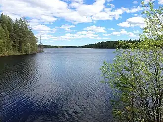 Вид с автомобильного моста в восточном направлении
