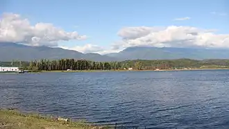 Вид с западного берега в октябре 2011 года