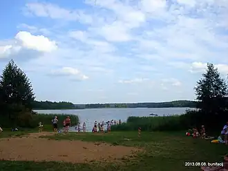 Купание на озере в августе