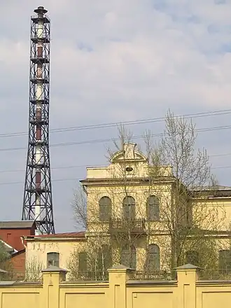 Фасад со стороны набережной, 2004