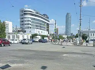 Остатки трамвайных путей после снятия дорожного покрытия в 2022 году