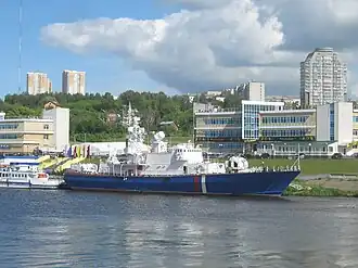 ПСКР «Чебоксары» на причале речного вокзала Чебоксар в качестве корабля-музея, июнь 2022 года.